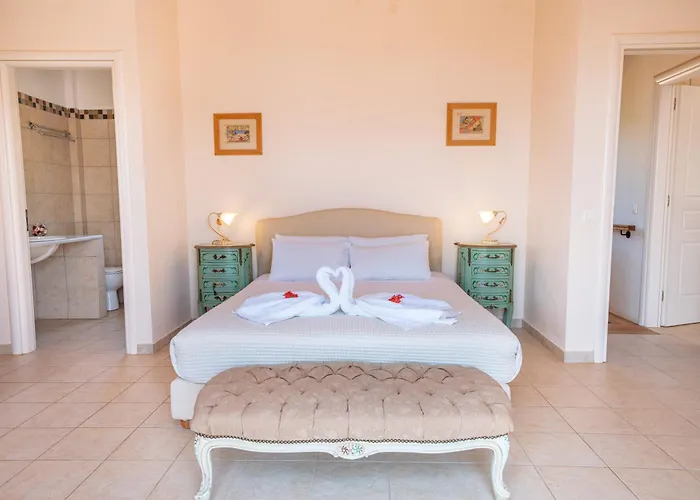 Apollo Up To 8px, Private Pool Vila