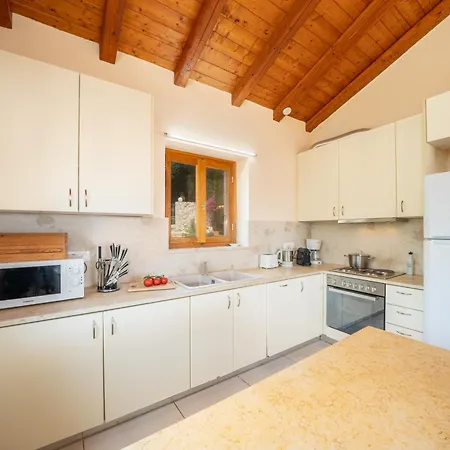 Villa Apollo Up To 8px, Private Pool Fiskardo